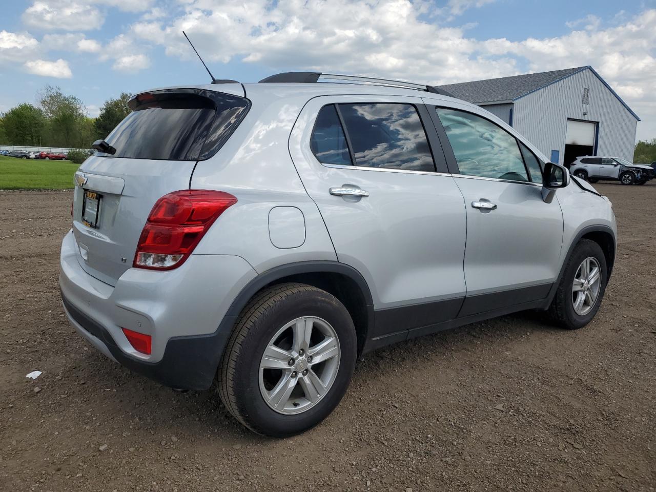 Photo 2 VIN: 3GNCJLSB2LL333602 - CHEVROLET TRAX 