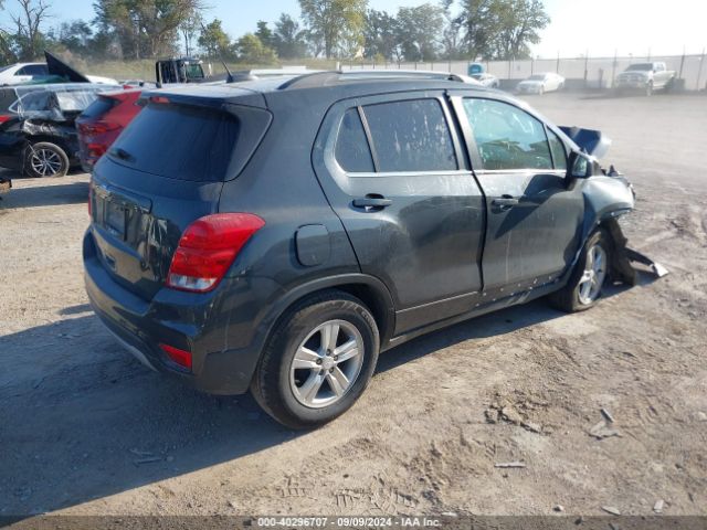 Photo 3 VIN: 3GNCJLSB3JL258647 - CHEVROLET TRAX 