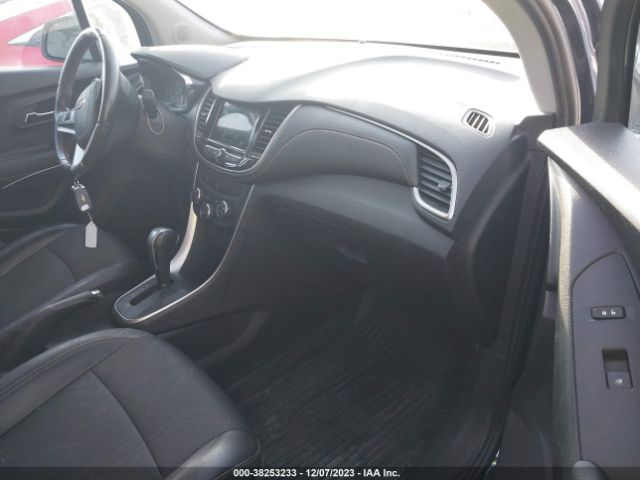 Photo 4 VIN: 3GNCJLSB3KL257810 - CHEVROLET TRAX 