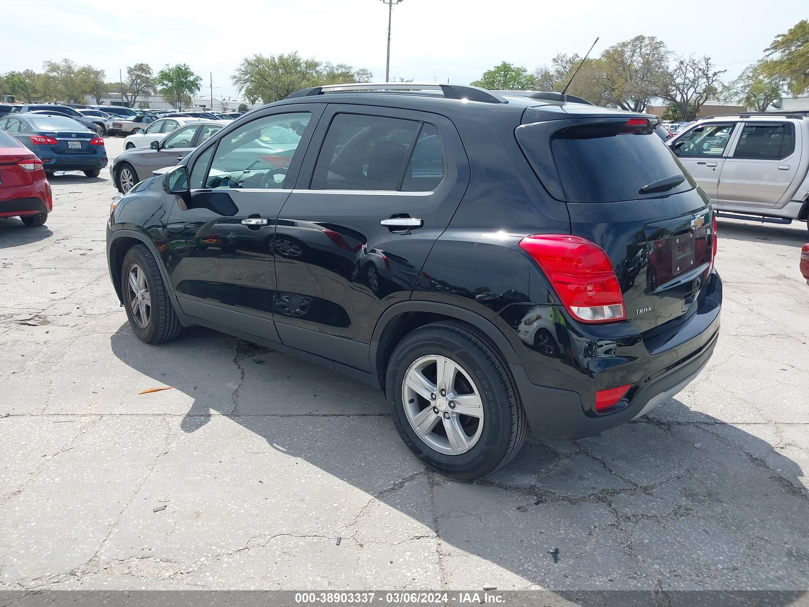 Photo 2 VIN: 3GNCJLSB3KL374433 - CHEVROLET TRAX 