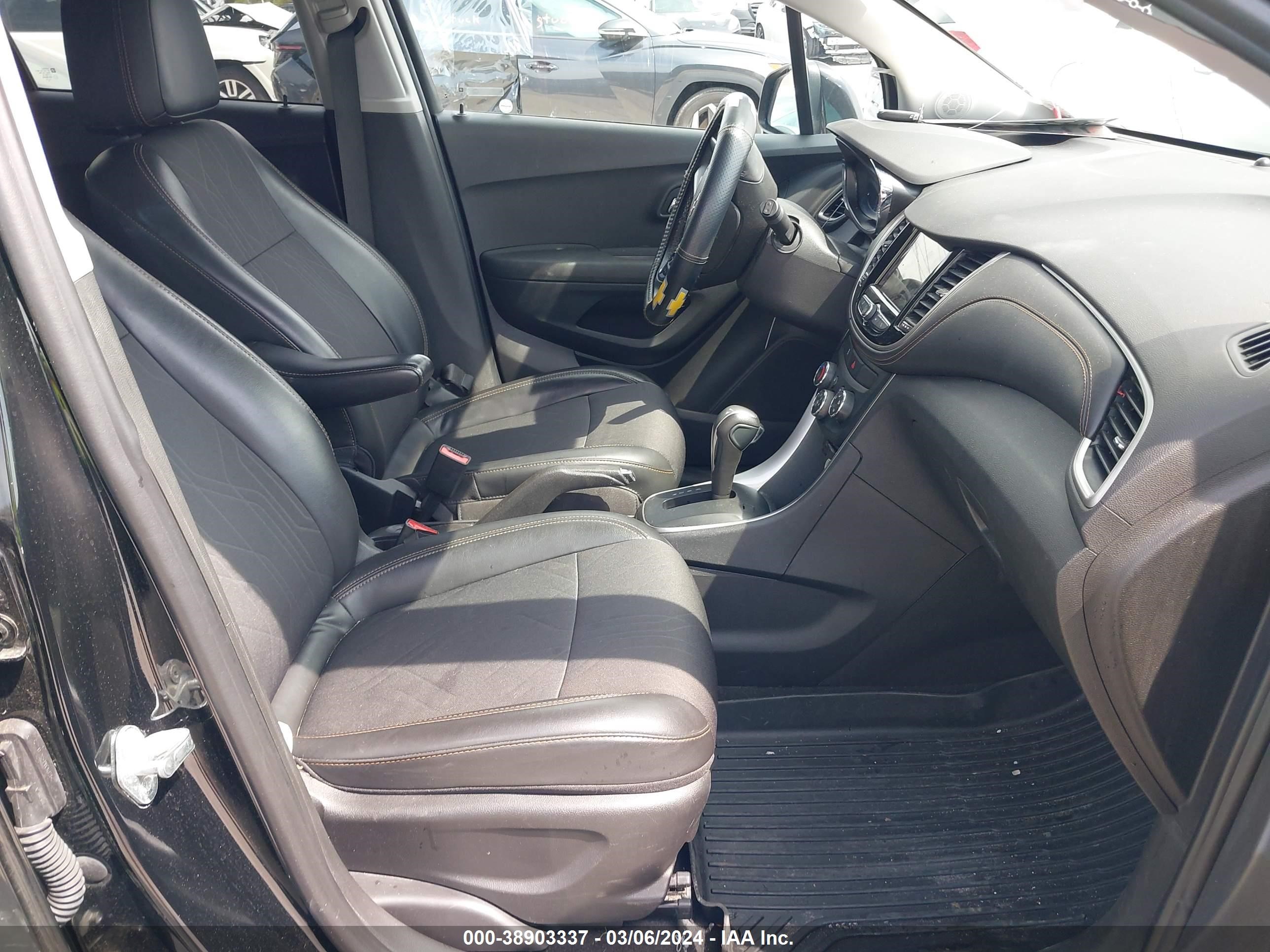 Photo 4 VIN: 3GNCJLSB3KL374433 - CHEVROLET TRAX 