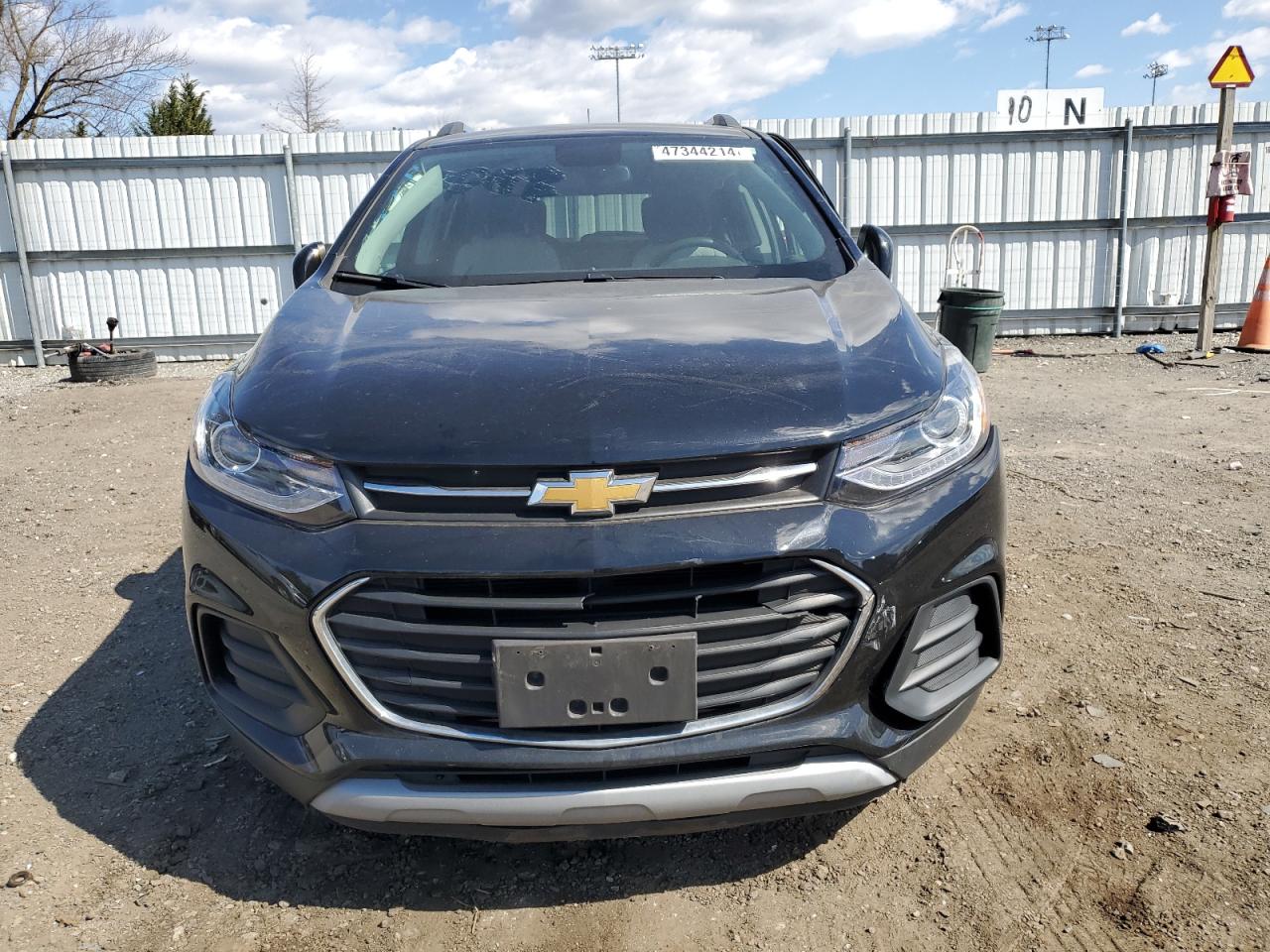 Photo 4 VIN: 3GNCJLSB3LL331048 - CHEVROLET TRAX 