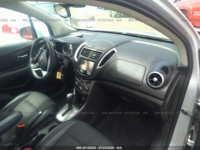 Photo 4 VIN: 3GNCJLSB4FL214289 - CHEVROLET TRAX 