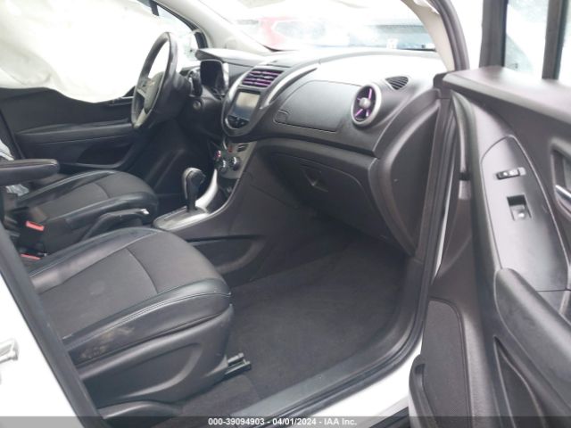 Photo 4 VIN: 3GNCJLSB4GL276325 - CHEVROLET TRAX 