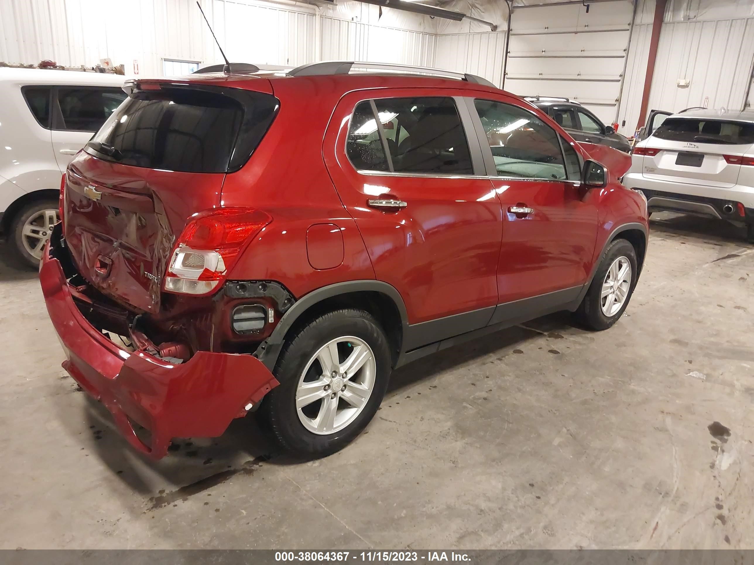 Photo 3 VIN: 3GNCJLSB4LL110011 - CHEVROLET TRAX 