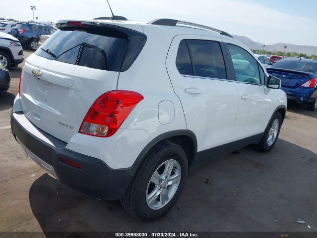 Photo 3 VIN: 3GNCJLSB5GL138681 - CHEVROLET TRAX 