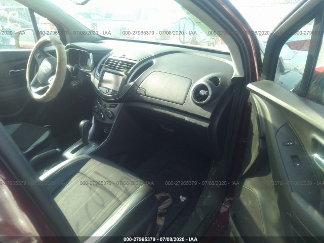 Photo 4 VIN: 3GNCJLSB5GL247058 - CHEVROLET TRAX 