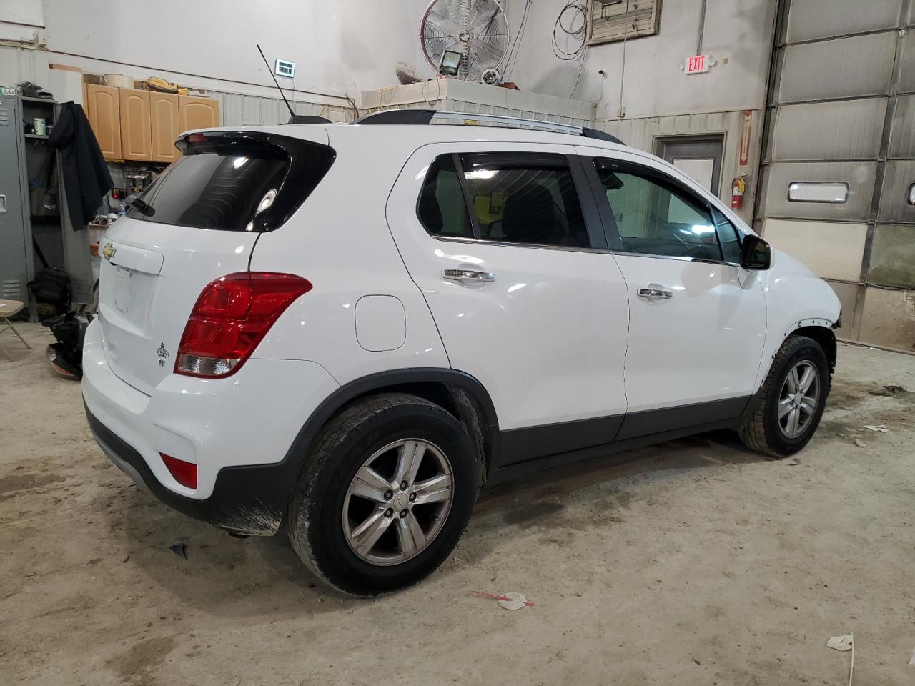 Photo 2 VIN: 3GNCJLSB5HL254075 - CHEVROLET TRAX 