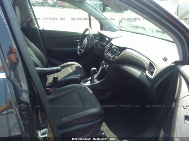 Photo 4 VIN: 3GNCJLSB5JL382029 - CHEVROLET TRAX 