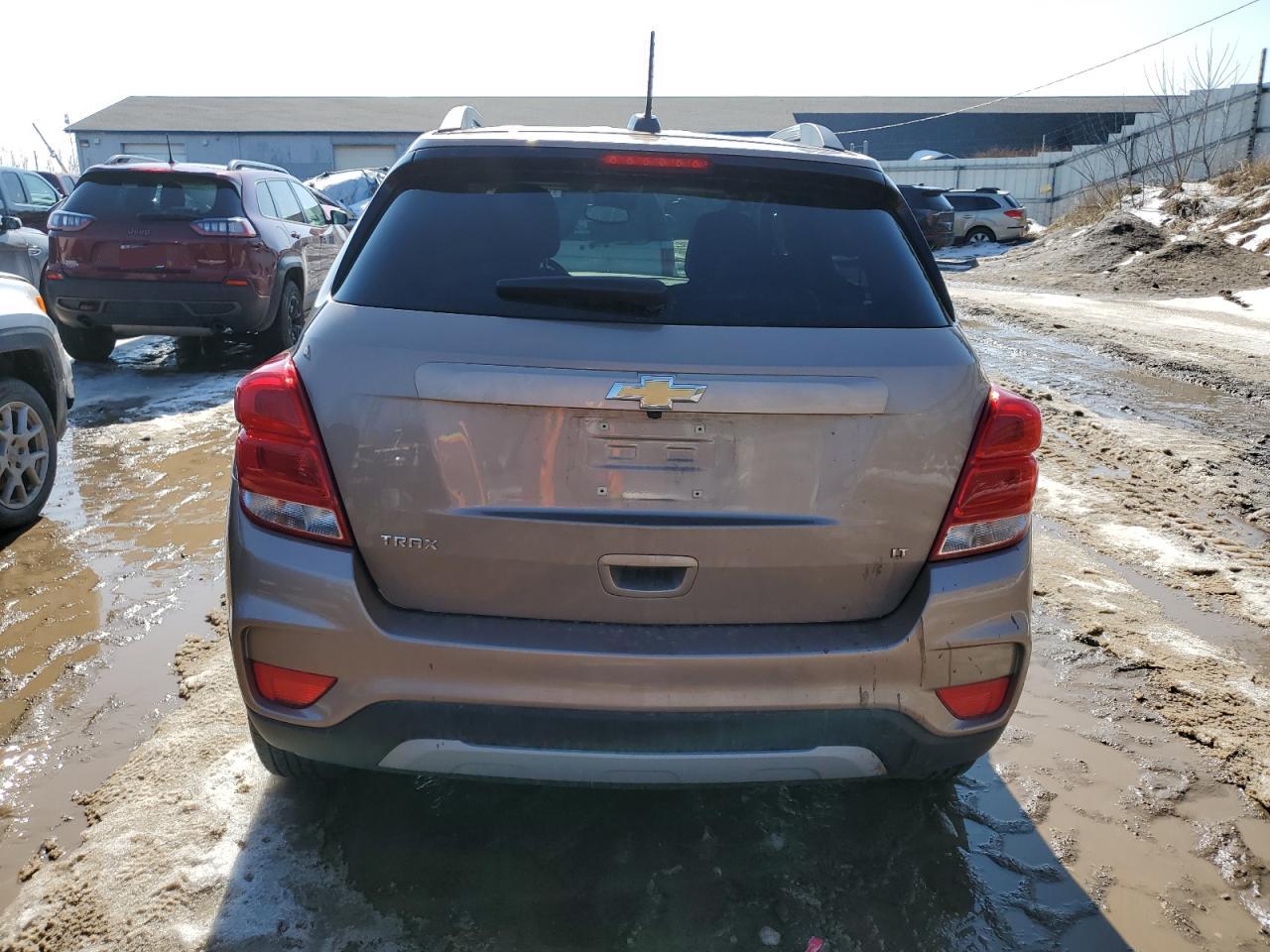 Photo 5 VIN: 3GNCJLSB5JL401789 - CHEVROLET TRAX 