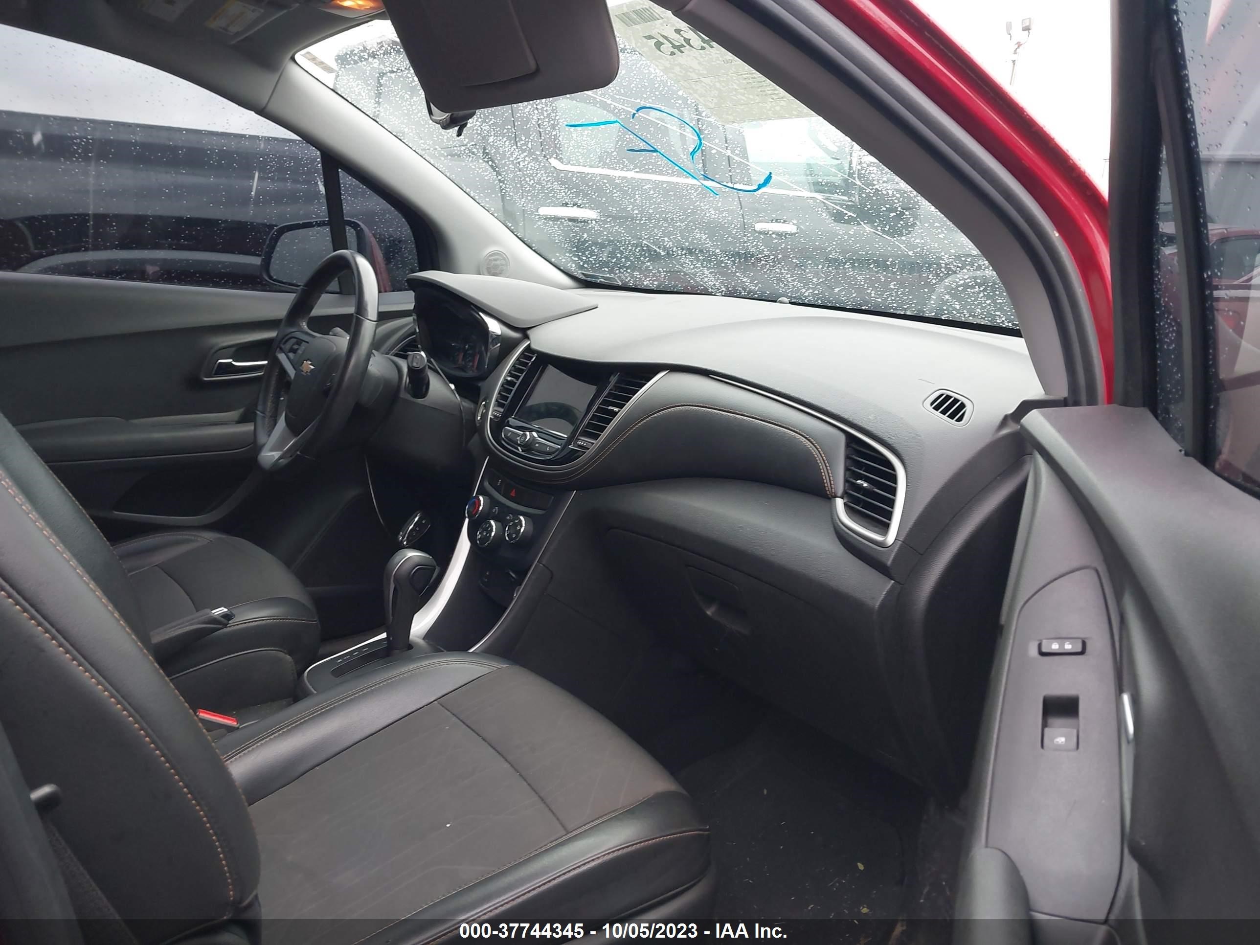 Photo 4 VIN: 3GNCJLSB5KL286693 - CHEVROLET TRAX 