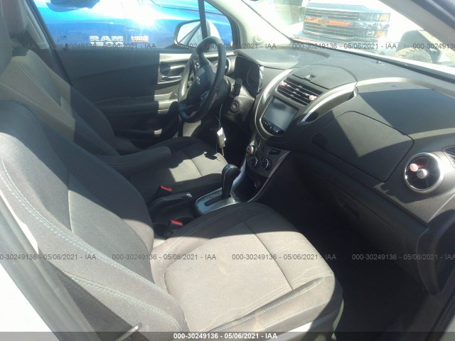 Photo 4 VIN: 3GNCJLSB6GL142318 - CHEVROLET TRAX 