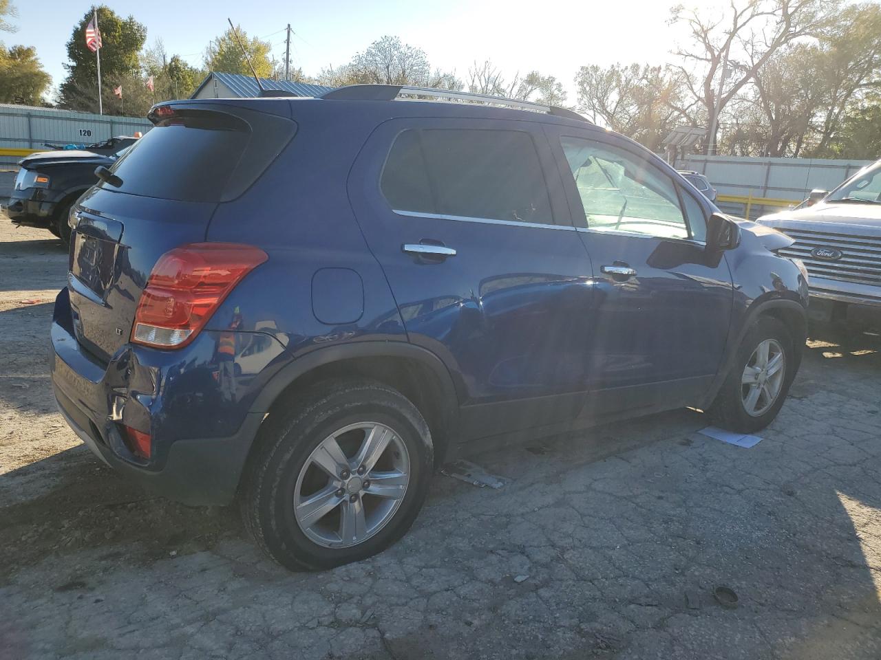 Photo 2 VIN: 3GNCJLSB6HL151084 - CHEVROLET TRAX 