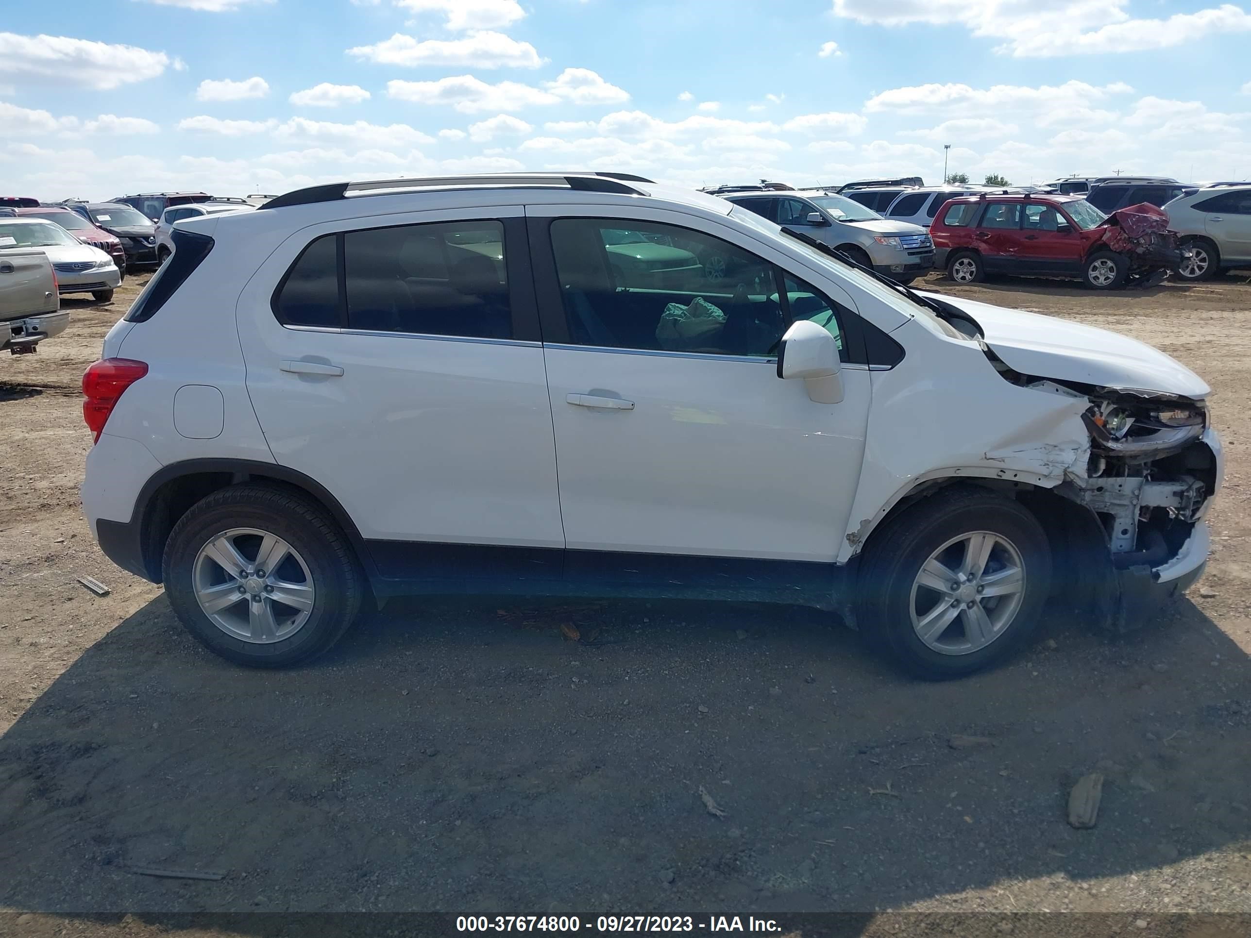 Photo 12 VIN: 3GNCJLSB6KL139895 - CHEVROLET TRAX 