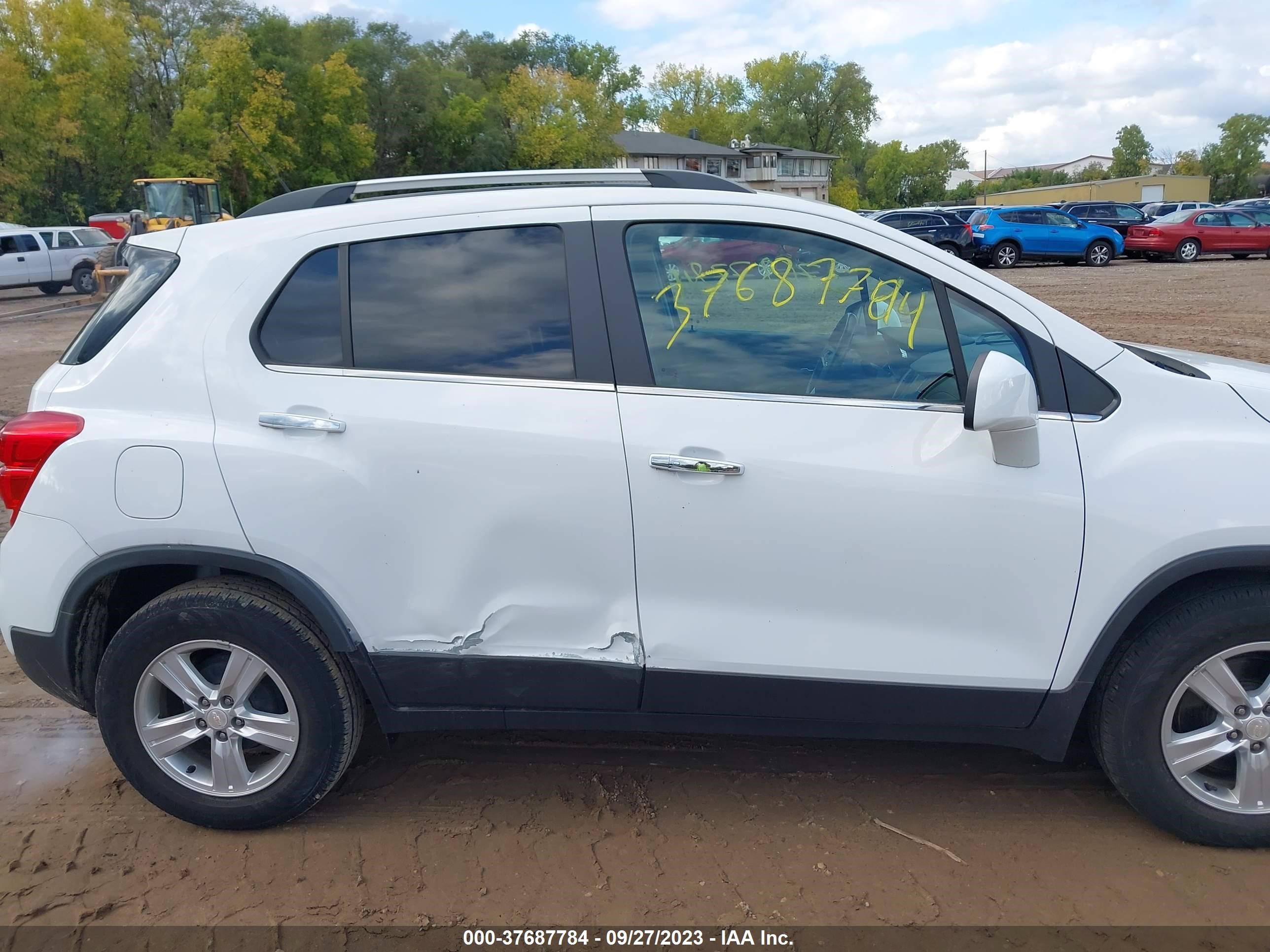 Photo 12 VIN: 3GNCJLSB6KL327994 - CHEVROLET TRAX 