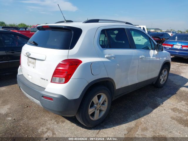 Photo 3 VIN: 3GNCJLSB7GL204129 - CHEVROLET TRAX 