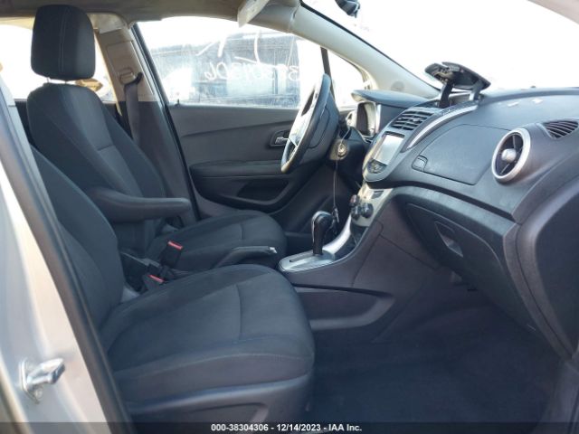 Photo 4 VIN: 3GNCJLSB7GL276447 - CHEVROLET TRAX 