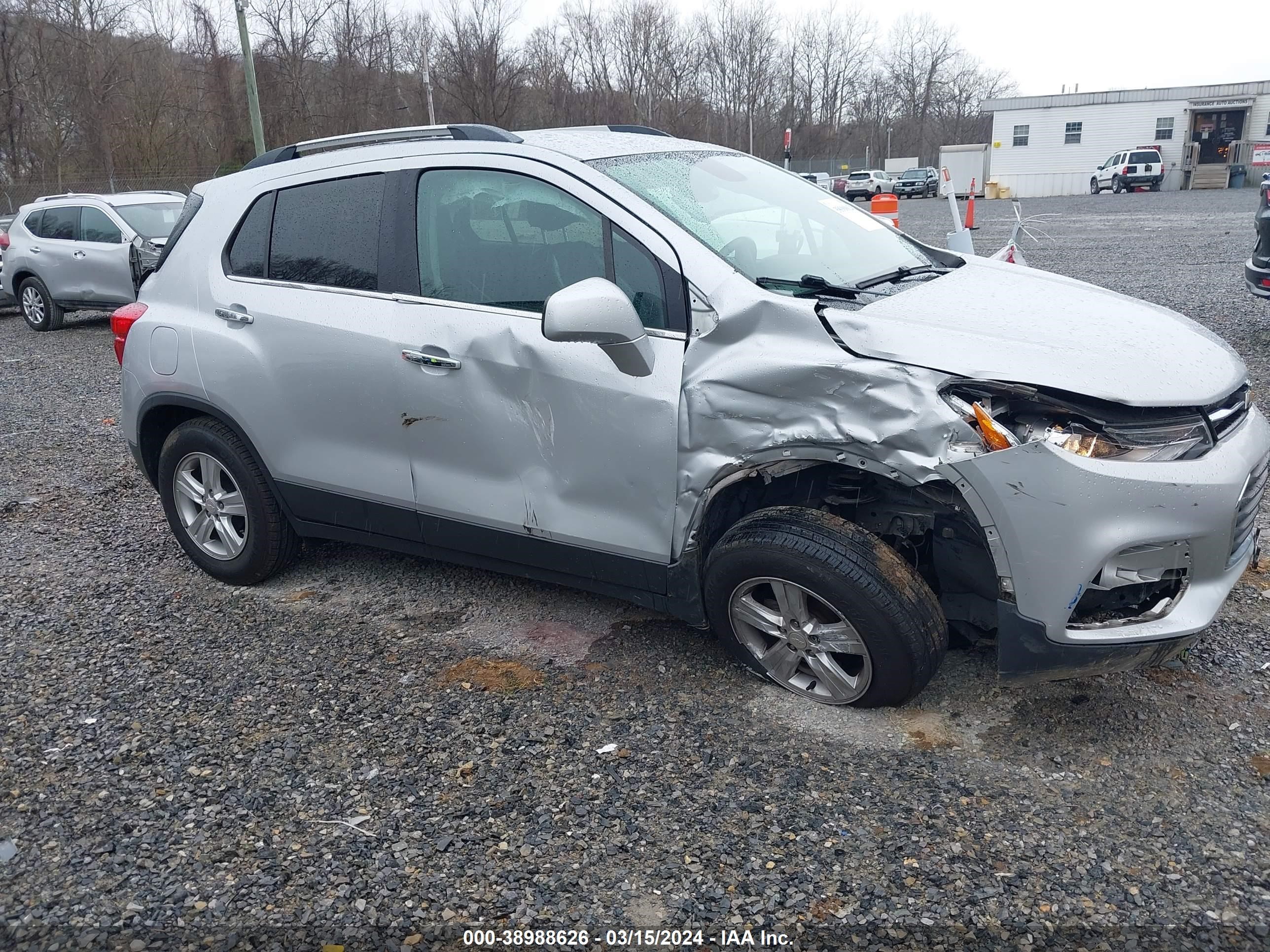 Photo 12 VIN: 3GNCJLSB7JL148278 - CHEVROLET TRAX 