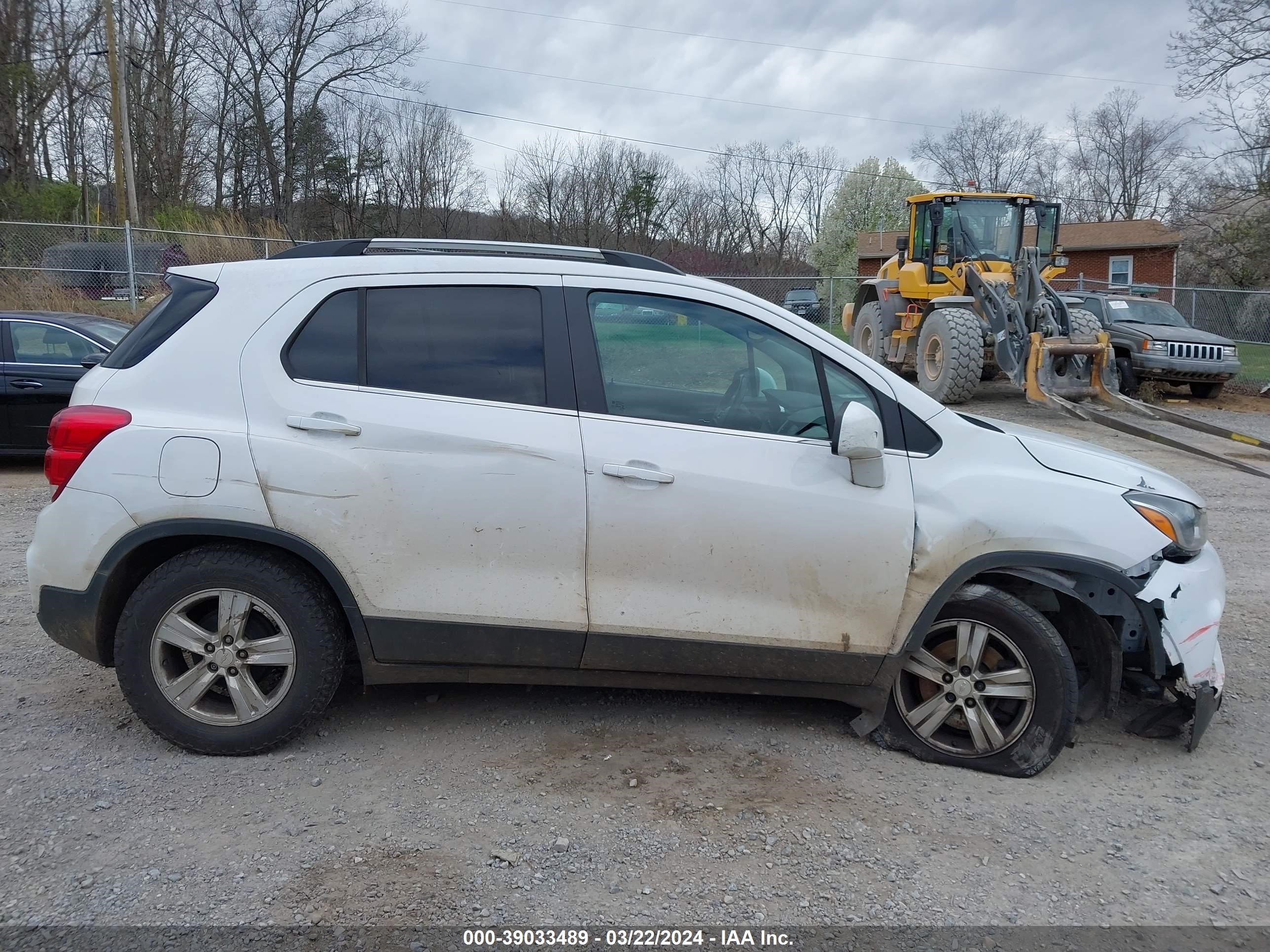 Photo 13 VIN: 3GNCJLSB7LL283019 - CHEVROLET TRAX 