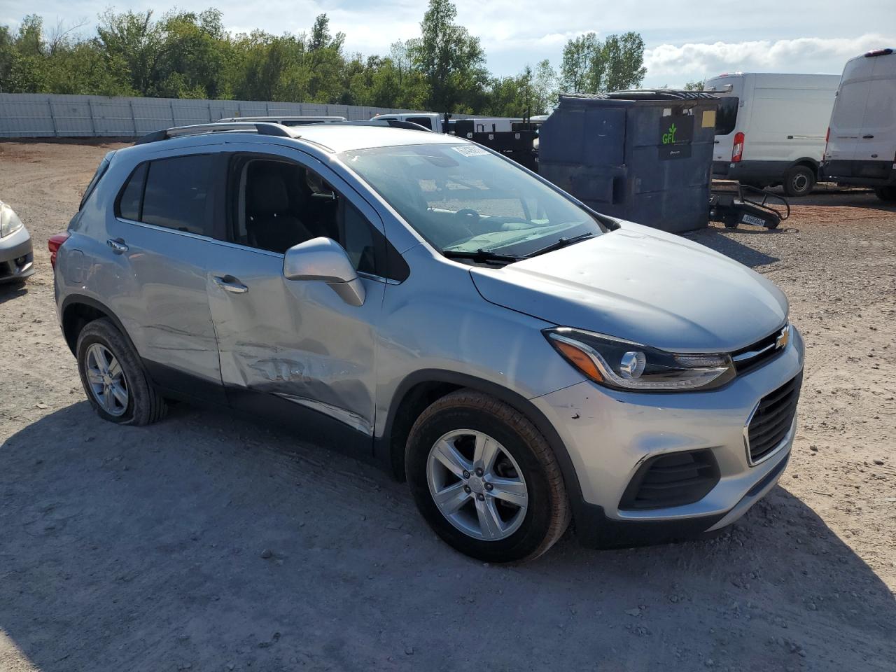 Photo 3 VIN: 3GNCJLSB8JL175778 - CHEVROLET TRAX 