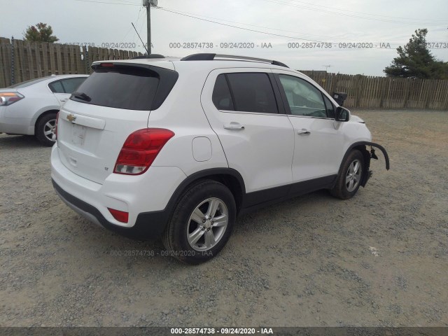 Photo 3 VIN: 3GNCJLSB8JL180348 - CHEVROLET TRAX 