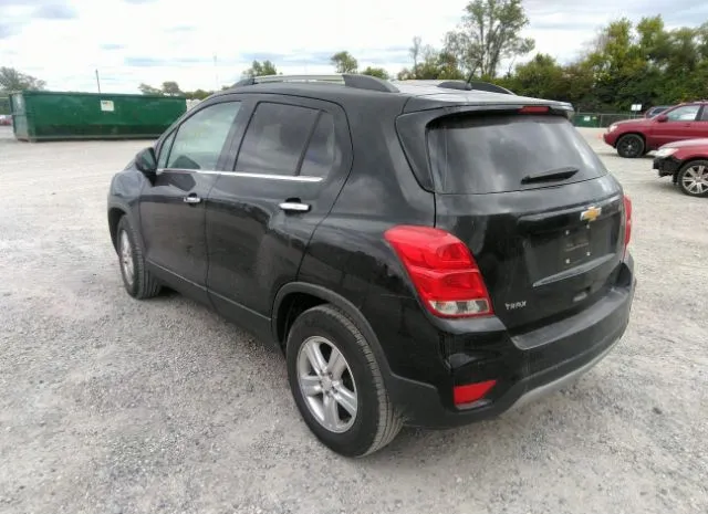 Photo 2 VIN: 3GNCJLSB8JL256120 - CHEVROLET TRAX 