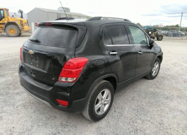 Photo 3 VIN: 3GNCJLSB8JL256120 - CHEVROLET TRAX 