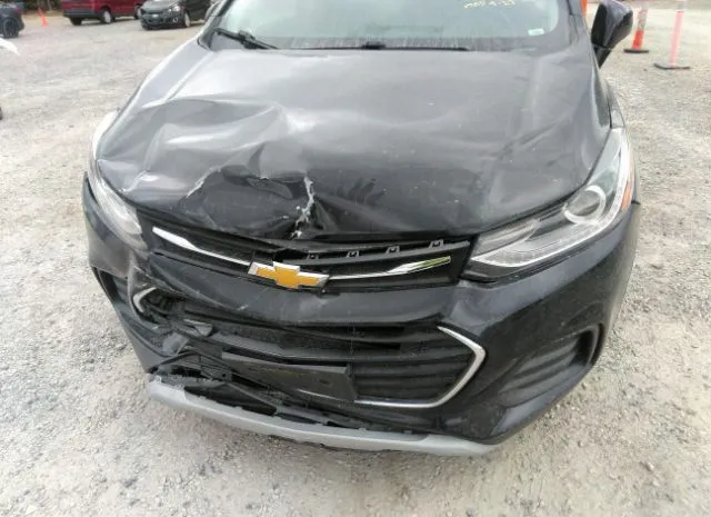 Photo 5 VIN: 3GNCJLSB8JL256120 - CHEVROLET TRAX 