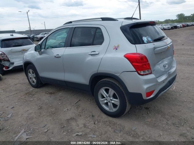 Photo 2 VIN: 3GNCJLSB8JL321337 - CHEVROLET TRAX 