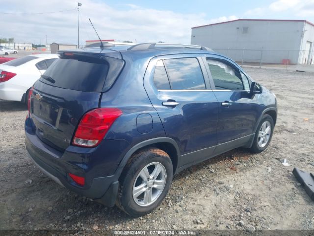 Photo 3 VIN: 3GNCJLSB8JL405030 - CHEVROLET TRAX 