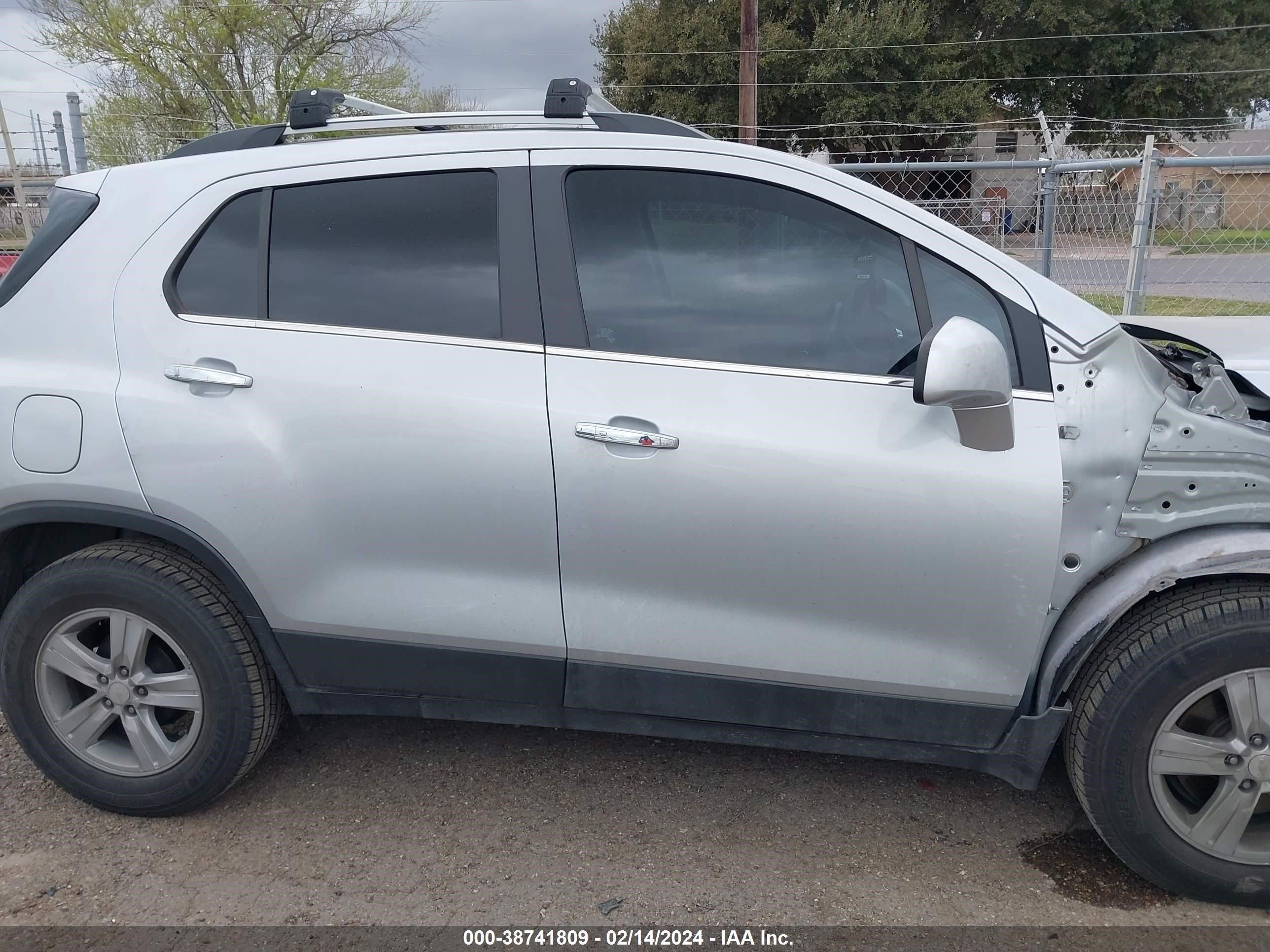 Photo 13 VIN: 3GNCJLSB8LL214646 - CHEVROLET TRAX 