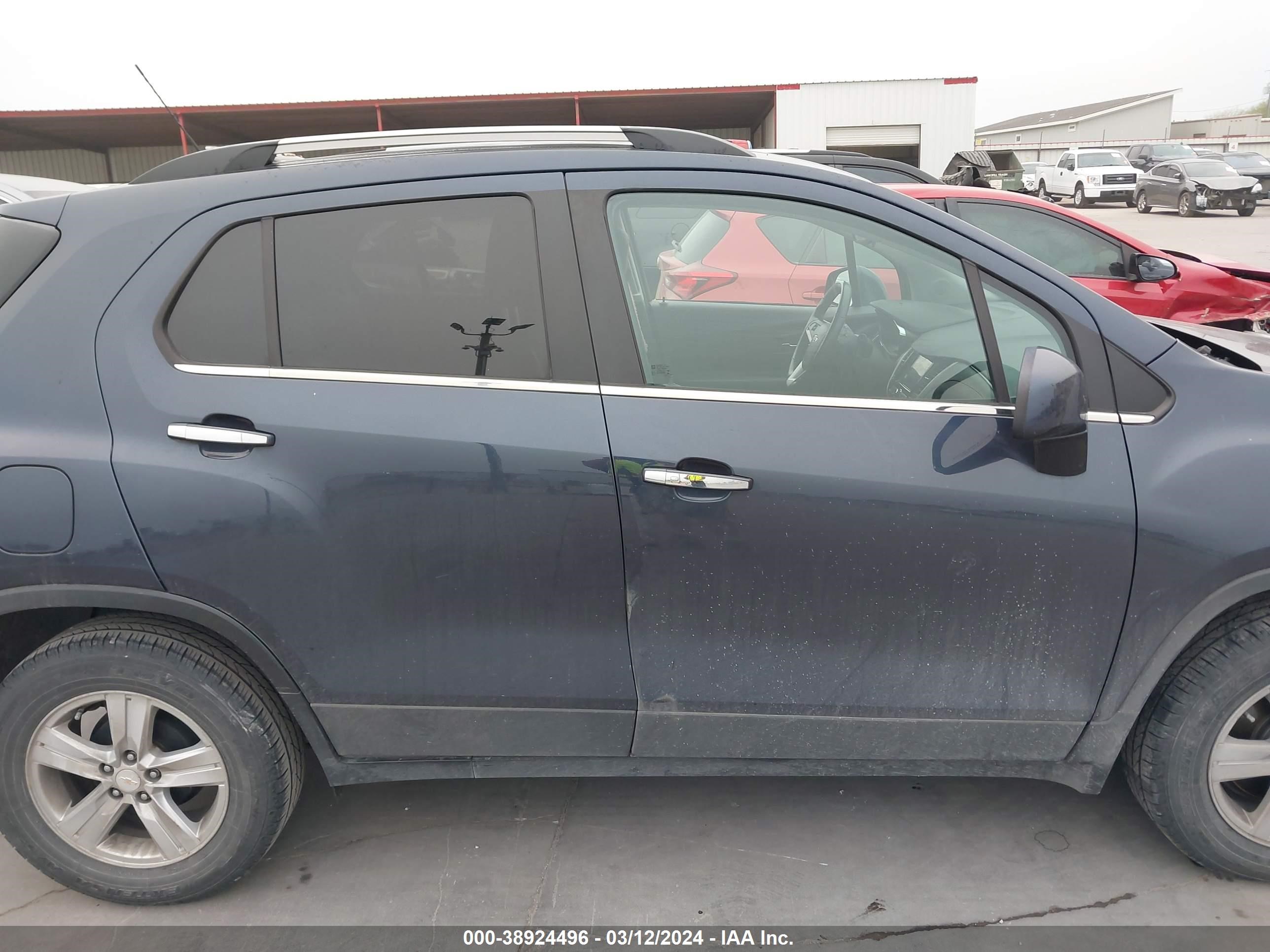 Photo 12 VIN: 3GNCJLSB9KL185057 - CHEVROLET TRAX 