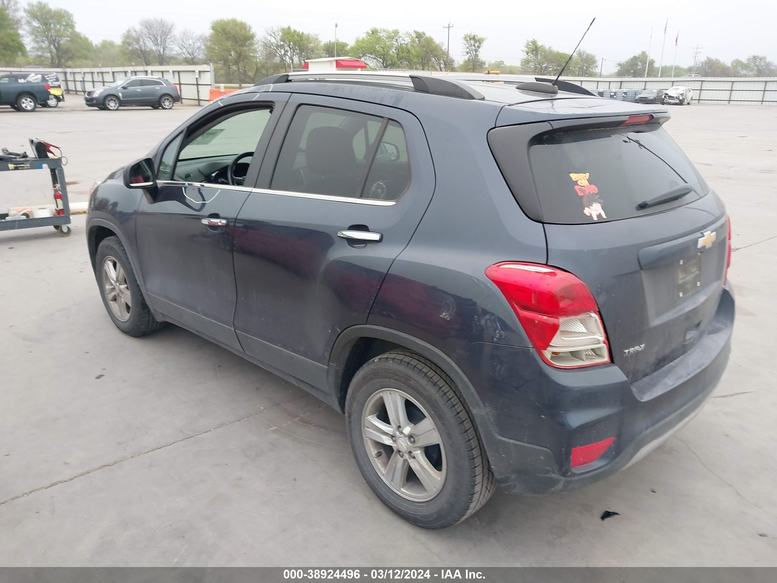 Photo 2 VIN: 3GNCJLSB9KL185057 - CHEVROLET TRAX 