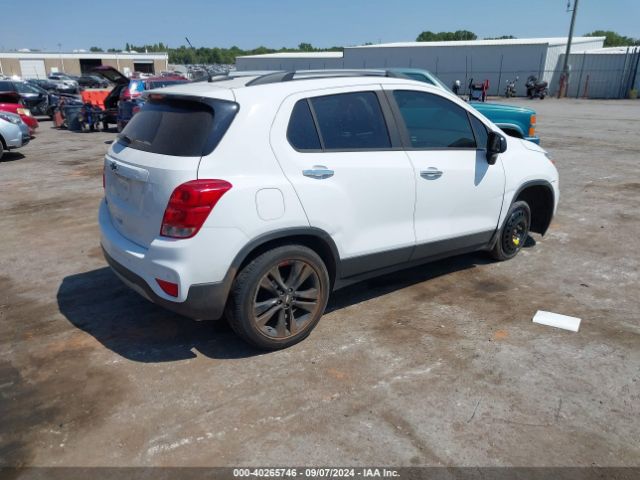 Photo 3 VIN: 3GNCJLSBXJL159372 - CHEVROLET TRAX 