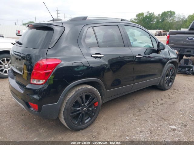 Photo 3 VIN: 3GNCJLSBXJL213009 - CHEVROLET TRAX 