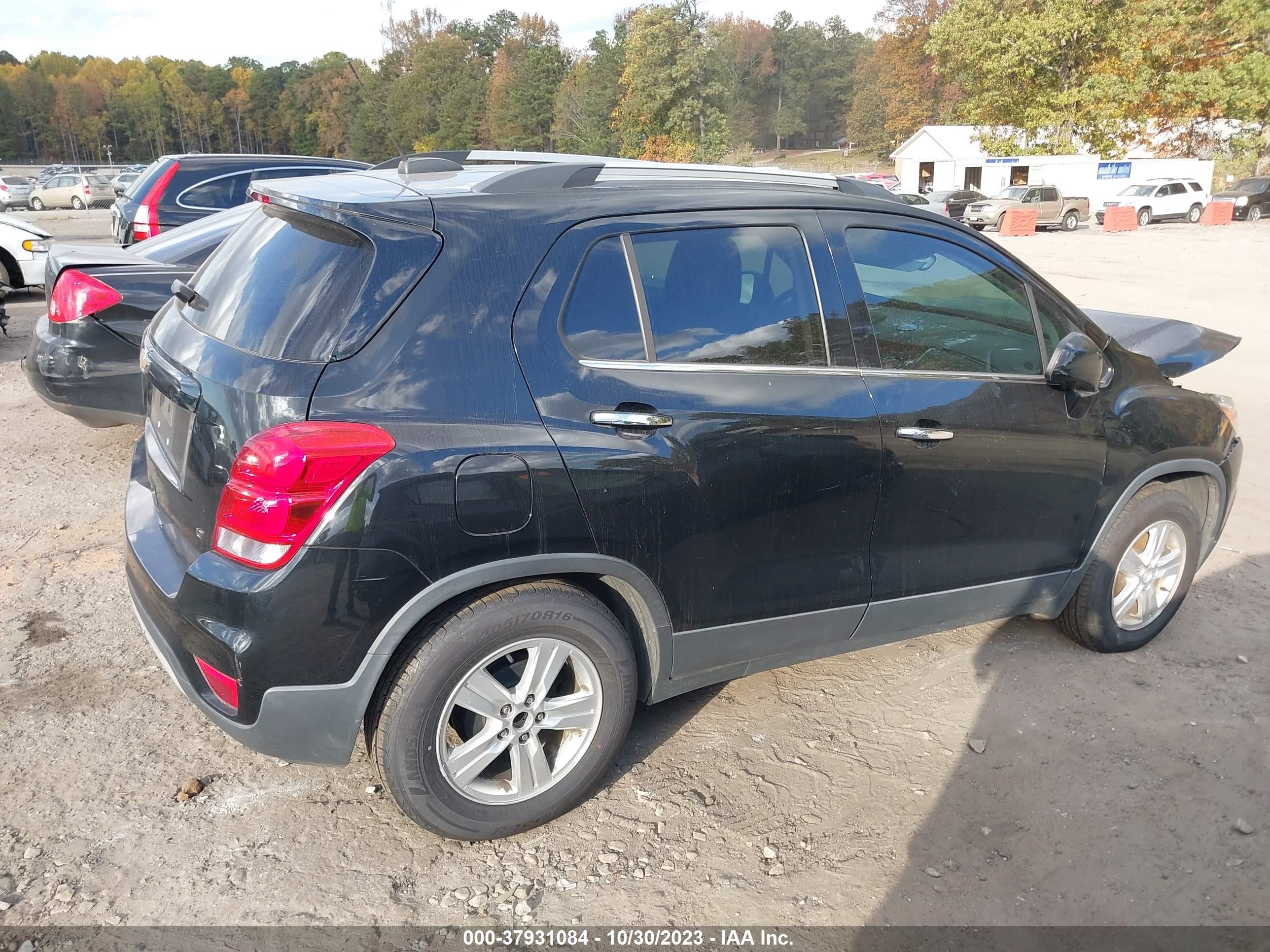 Photo 12 VIN: 3GNCJLSV8JL334945 - CHEVROLET TRAX 