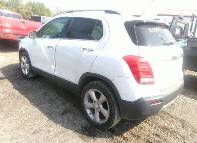 Photo 2 VIN: 3GNCJMSB8GL160888 - CHEVROLET TRAX 