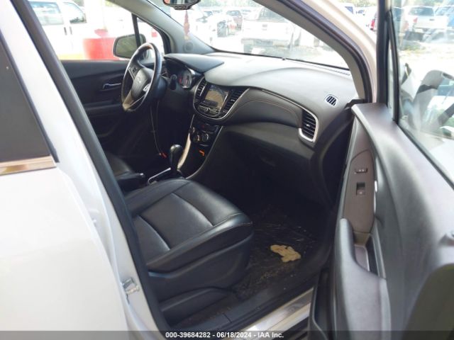 Photo 4 VIN: 3GNCJMSB8JL248315 - CHEVROLET TRAX 