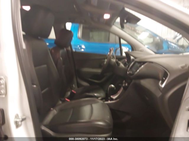 Photo 4 VIN: 3GNCJMSB8LL311061 - CHEVROLET TRAX 