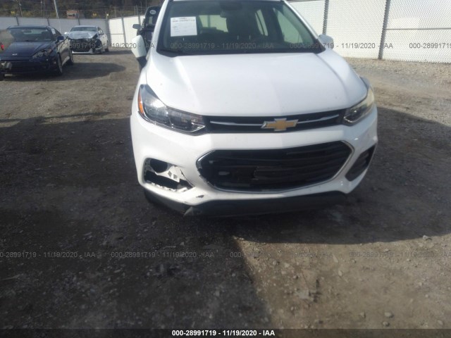 Photo 5 VIN: 3GNCJNSB0JL219168 - CHEVROLET TRAX 