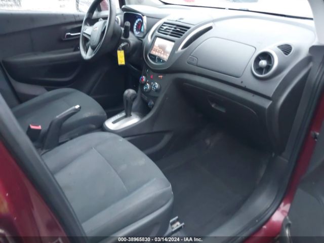 Photo 4 VIN: 3GNCJNSB1GL263656 - CHEVROLET TRAX 