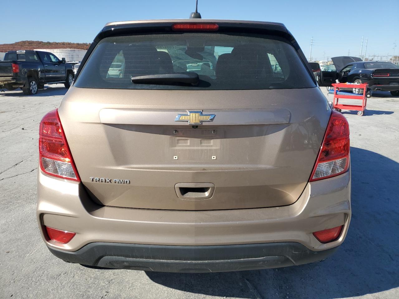 Photo 5 VIN: 3GNCJNSB1JL199898 - CHEVROLET TRAX LS 