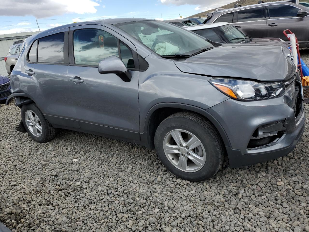 Photo 3 VIN: 3GNCJNSB1LL261528 - CHEVROLET TRAX 