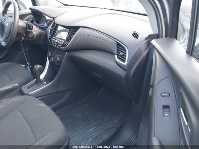 Photo 4 VIN: 3GNCJNSB2KL306409 - CHEVROLET TRAX 