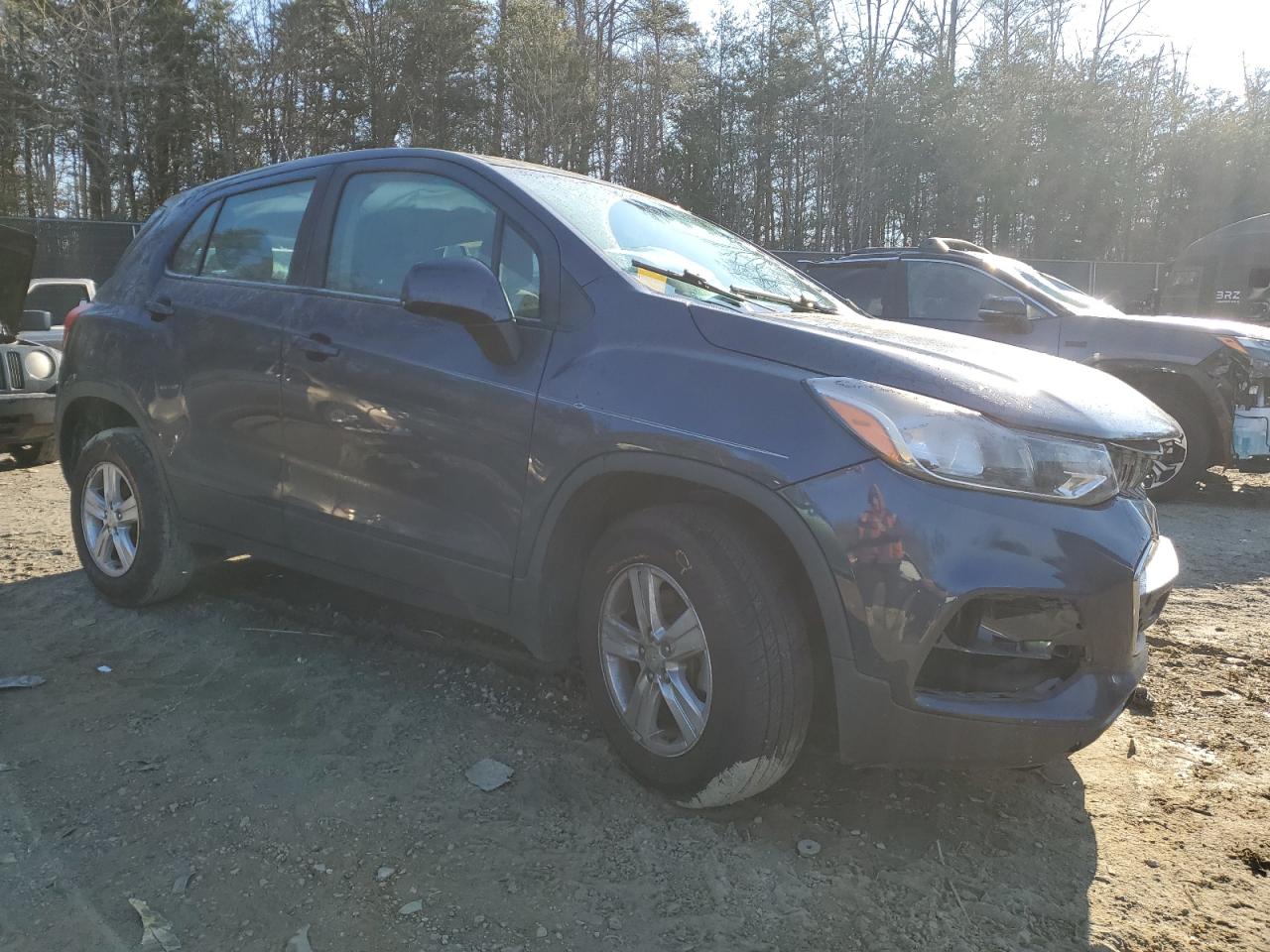 Photo 3 VIN: 3GNCJNSB3JL157524 - CHEVROLET TRAX 