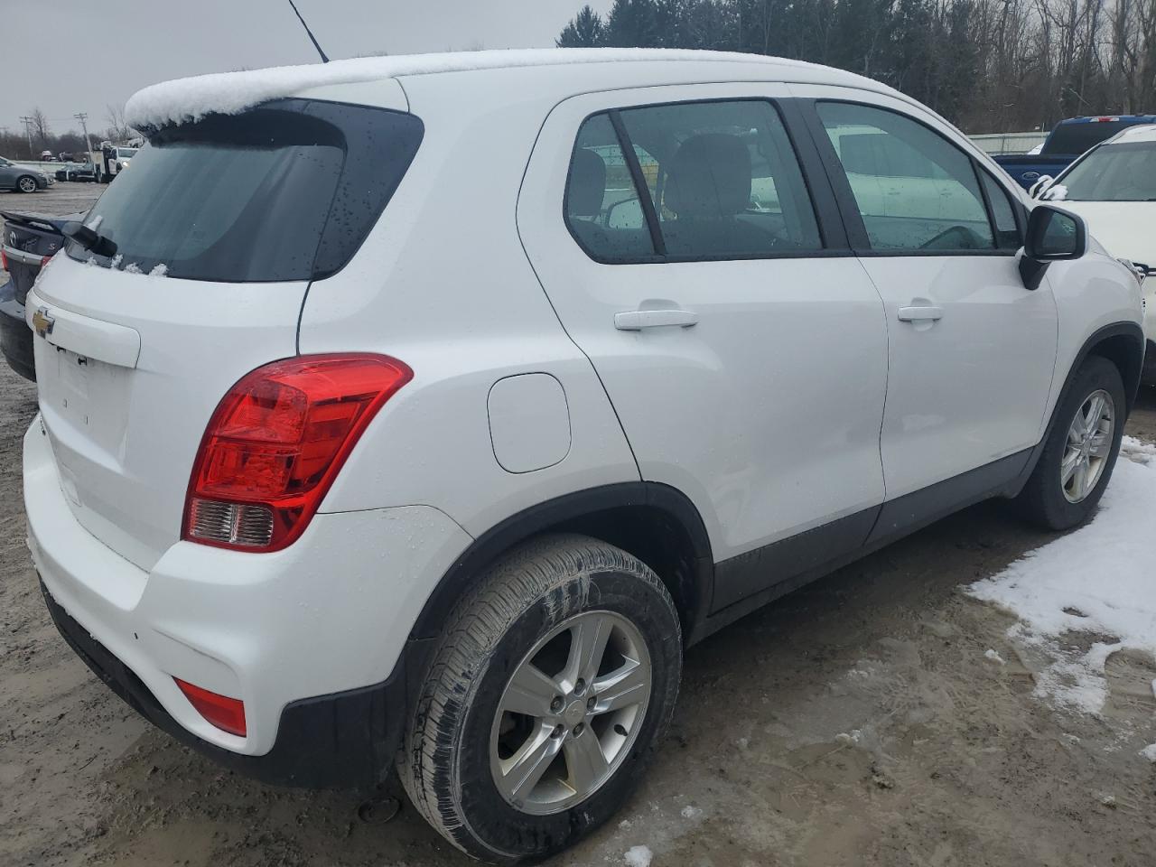 Photo 2 VIN: 3GNCJNSB3JL290784 - CHEVROLET TRAX 