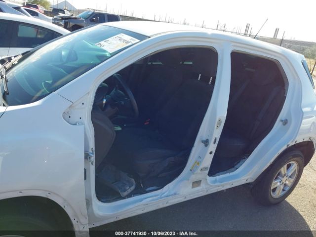 Photo 5 VIN: 3GNCJNSB5HL245209 - CHEVROLET TRAX 