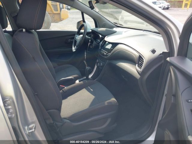 Photo 4 VIN: 3GNCJNSB5JL336017 - CHEVROLET TRAX 