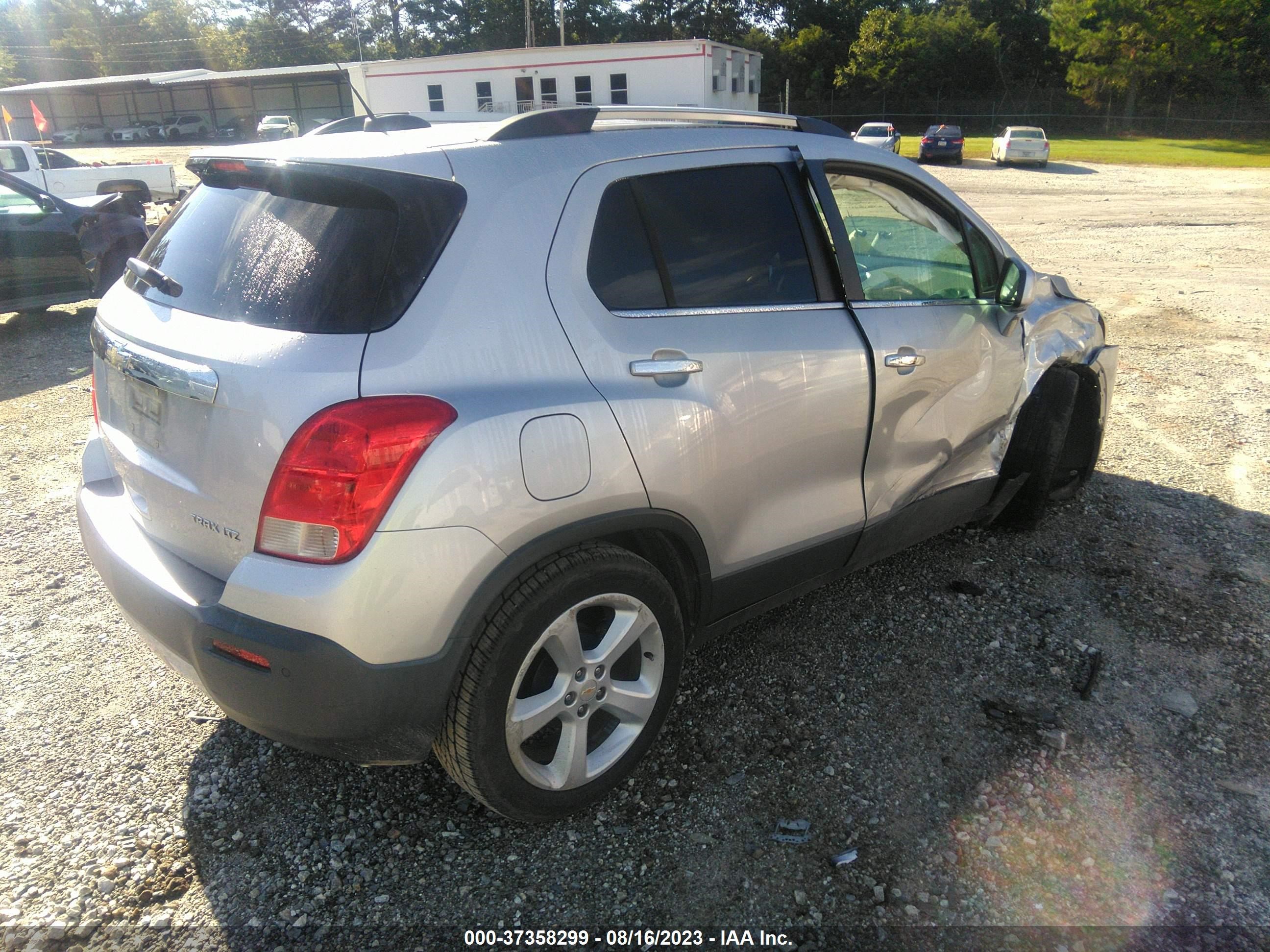 Photo 3 VIN: 3GNCJNSB6FL251792 - CHEVROLET TRAX 