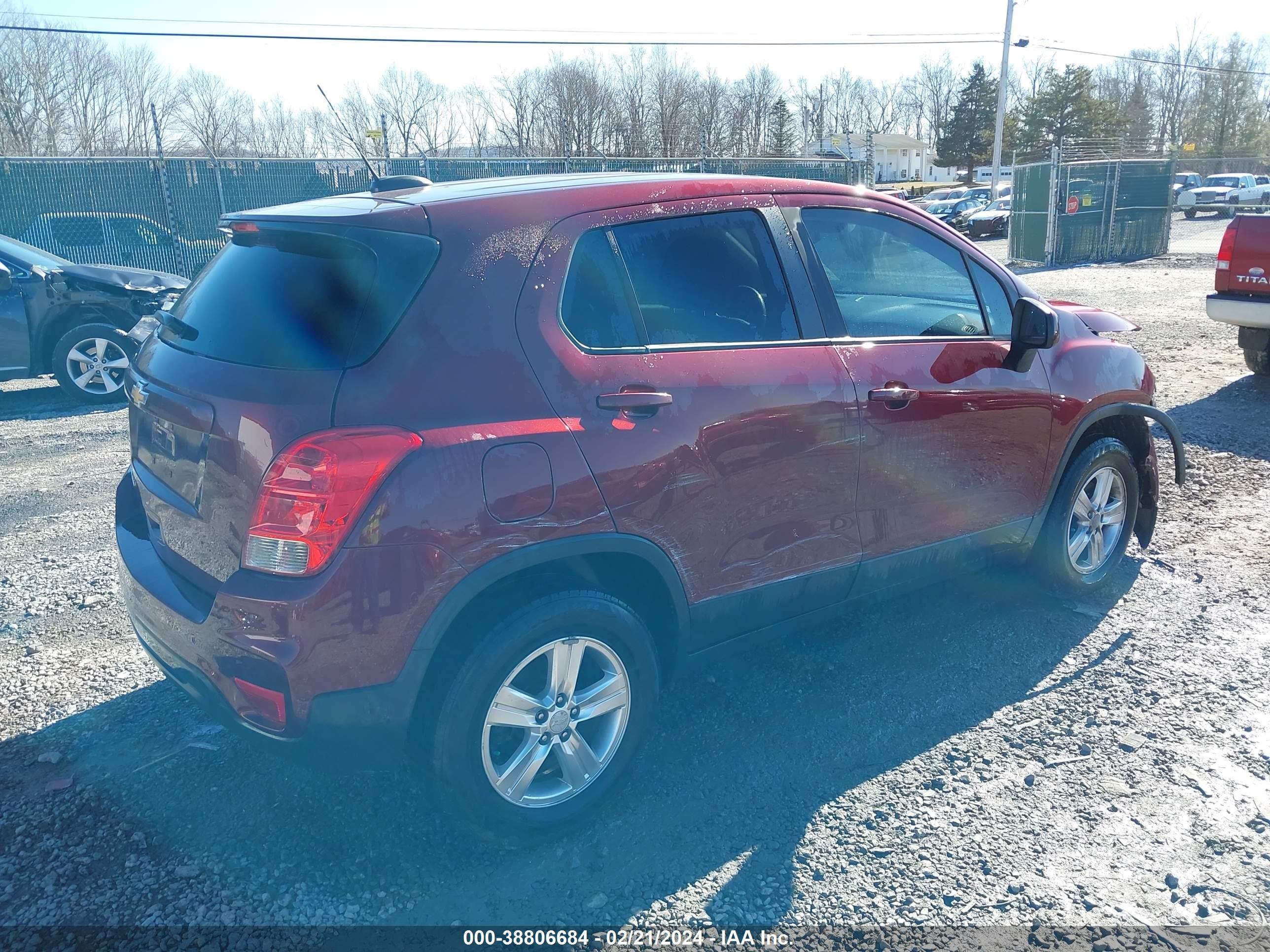 Photo 3 VIN: 3GNCJNSB6HL194917 - CHEVROLET TRAX 